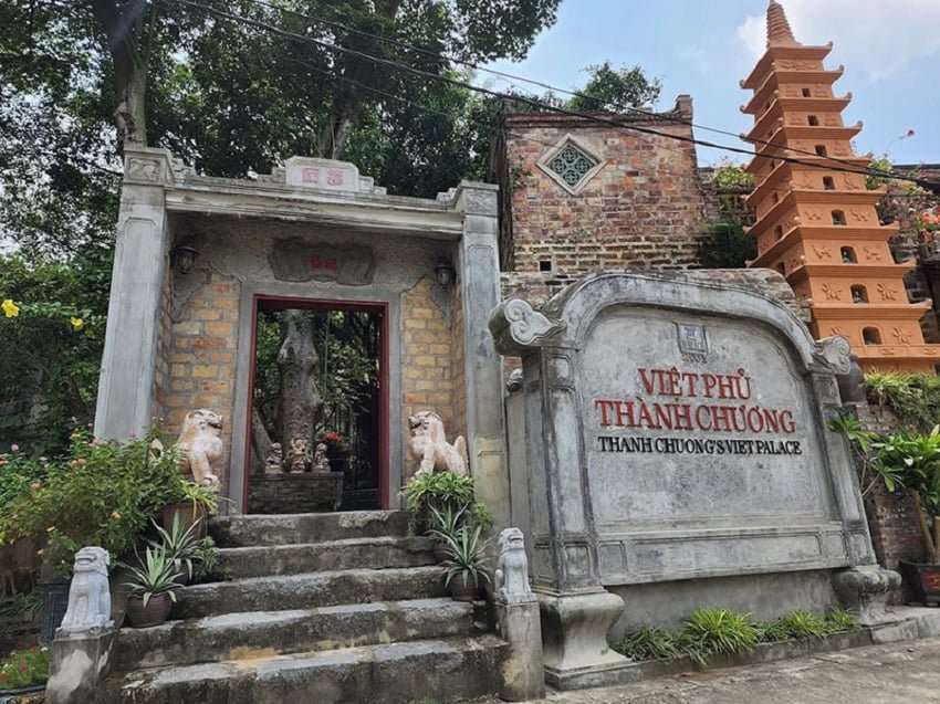 Bicycle Ride Hanoi to Thanh Chuong Viet Palace: A 1-Day Cultural Journey